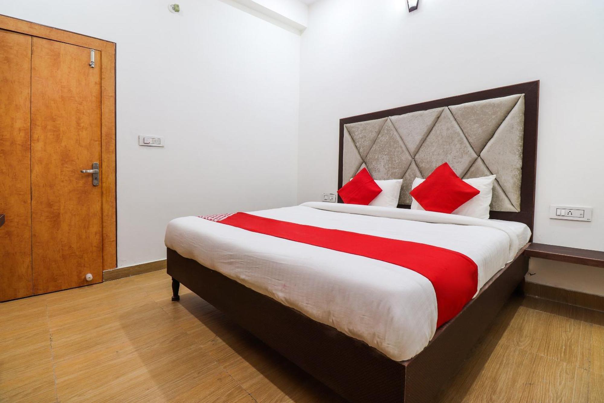 Hotel O Taj Royal Tājganj Buitenkant foto