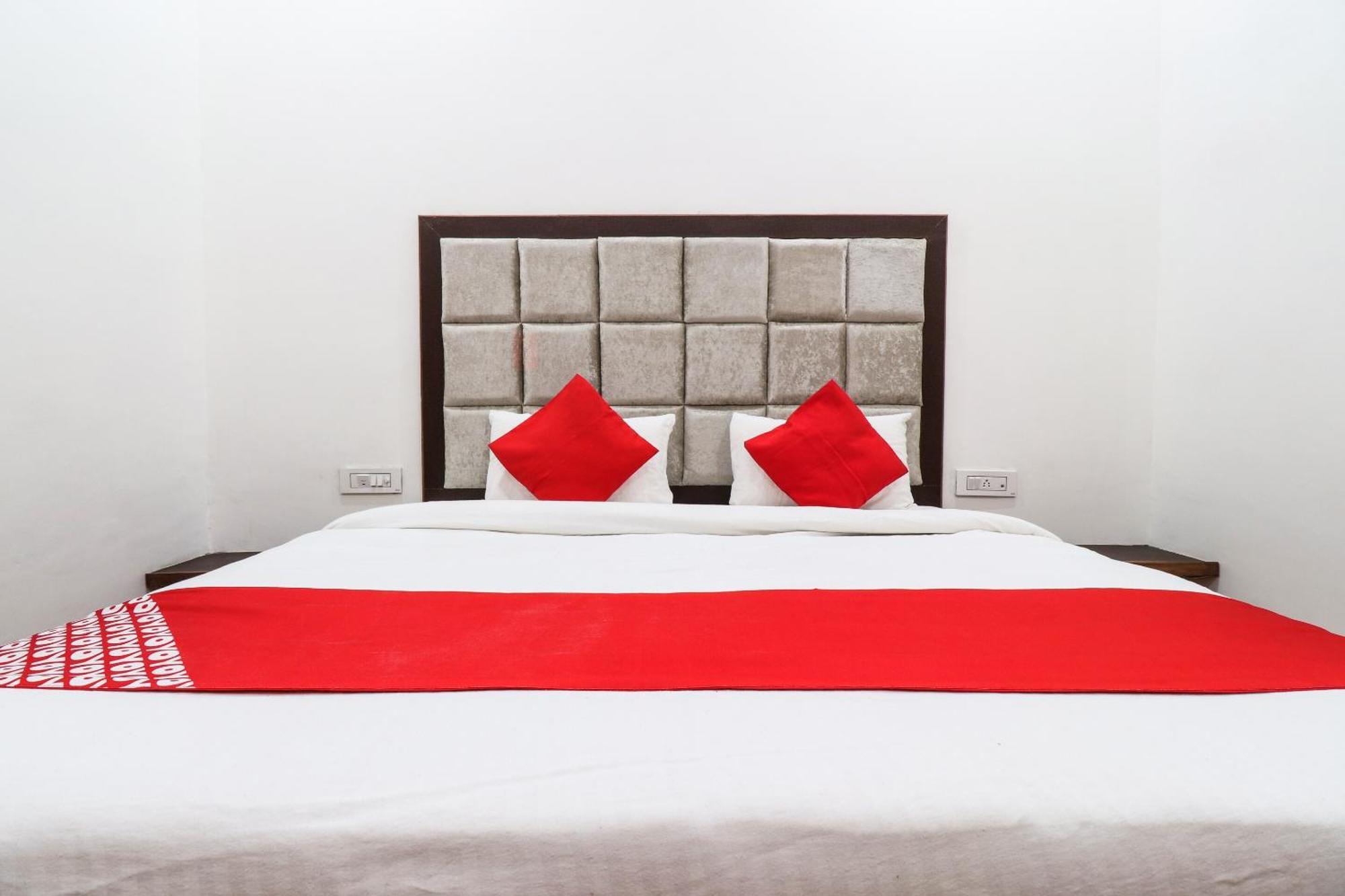 Hotel O Taj Royal Tājganj Buitenkant foto