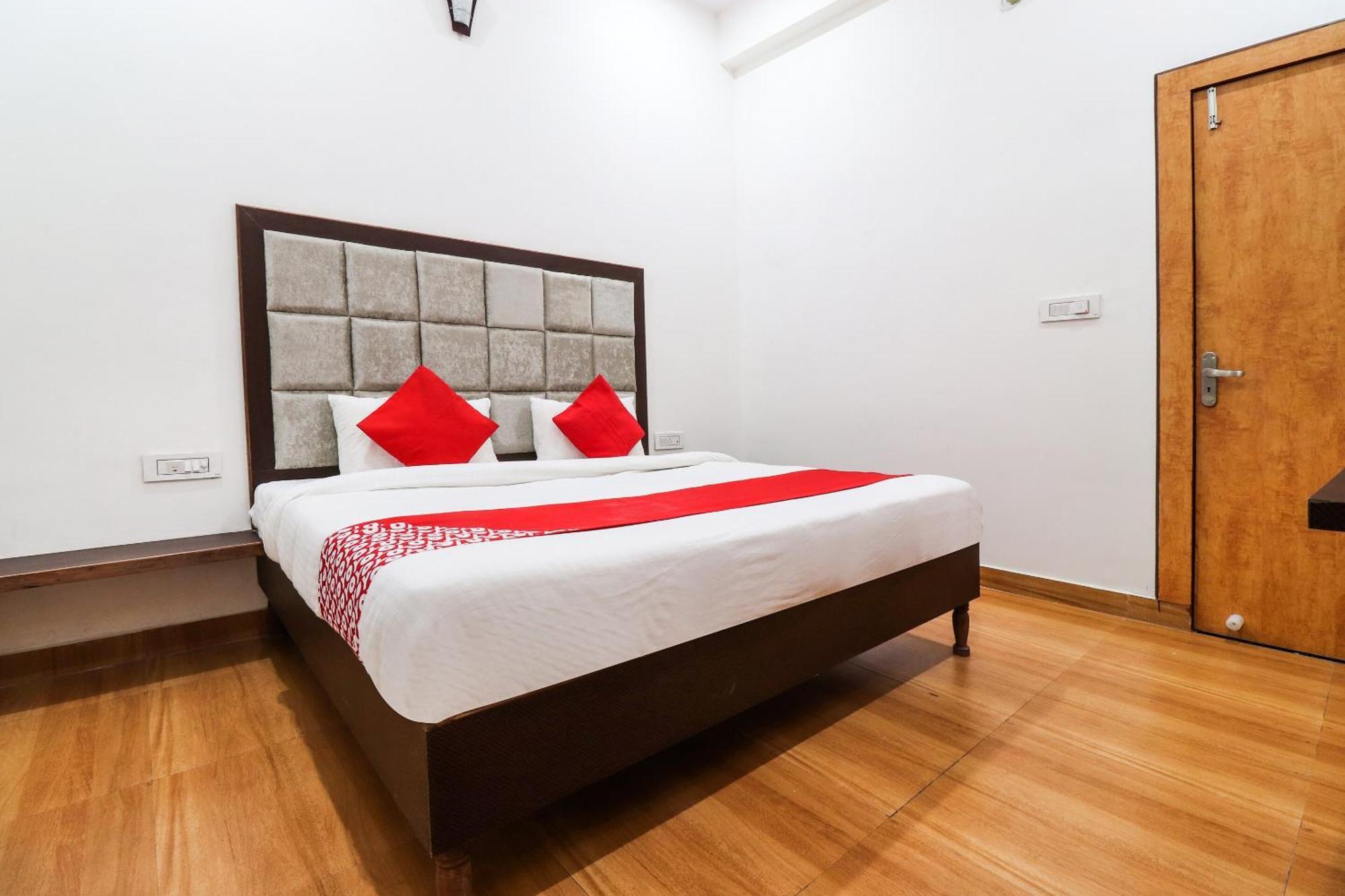 Hotel O Taj Royal Tājganj Buitenkant foto