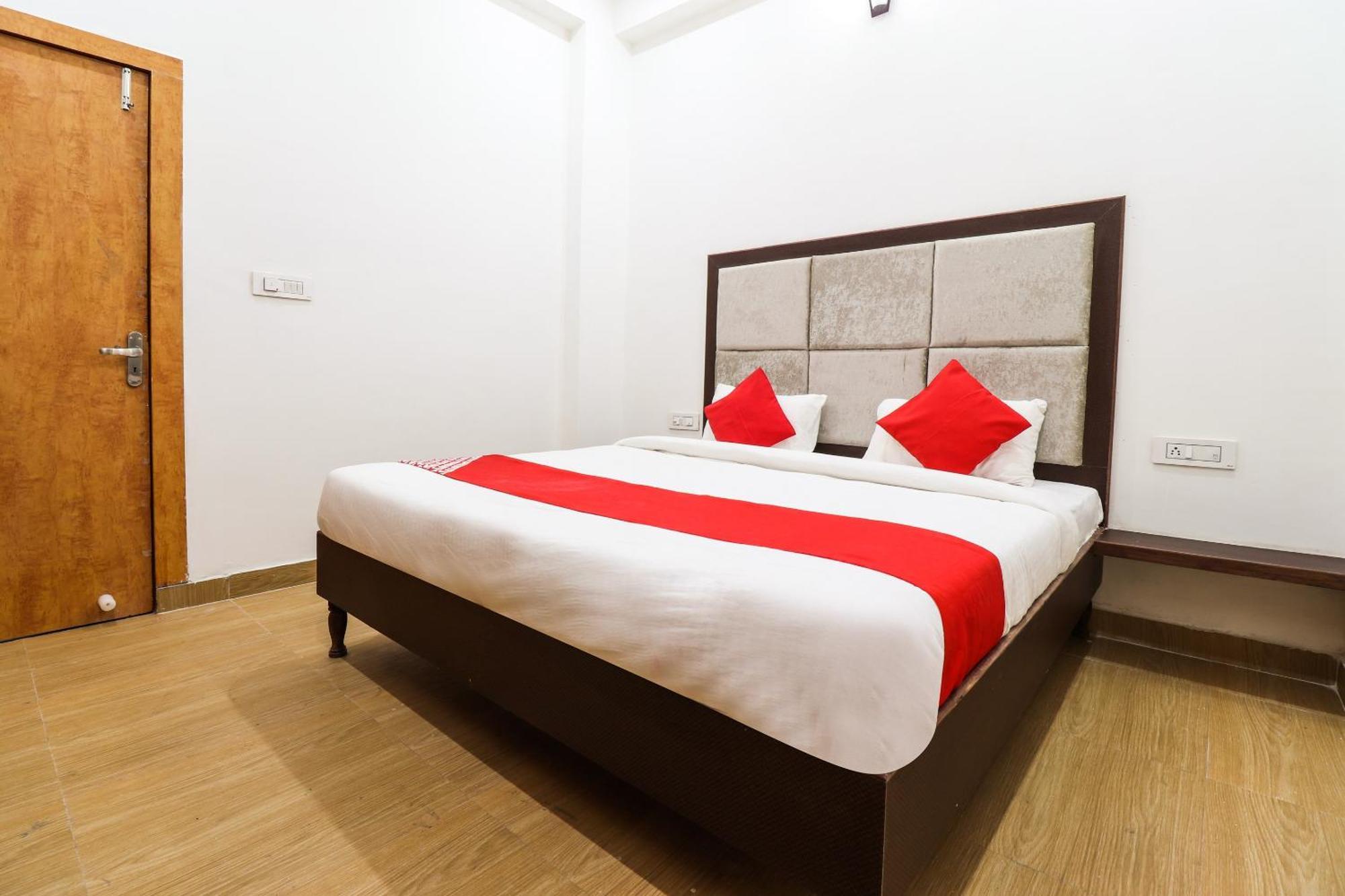 Hotel O Taj Royal Tājganj Buitenkant foto